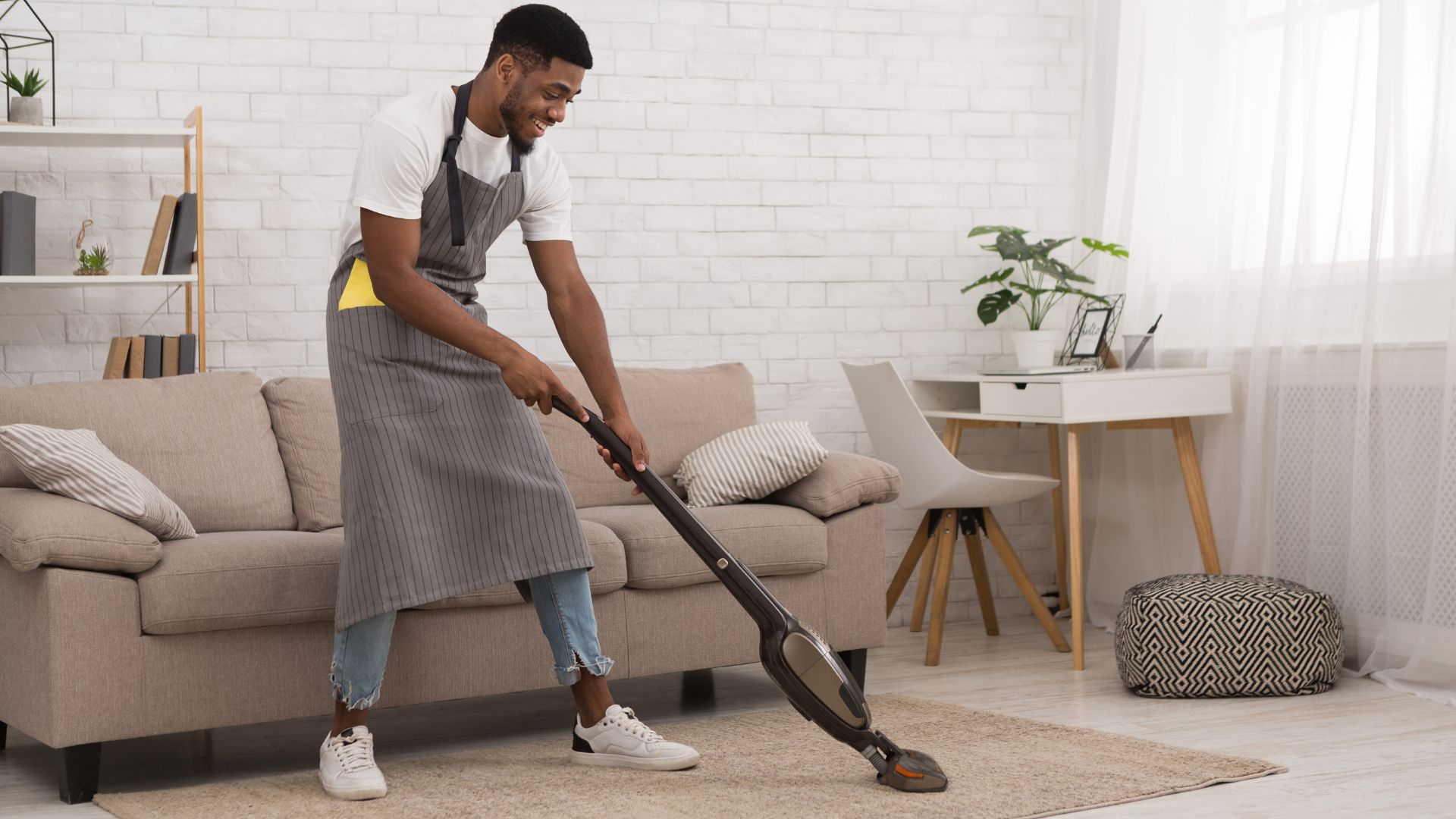 Complete Guide To Tipping Your House Cleaners in Franconia VA - Fast Maid  Service