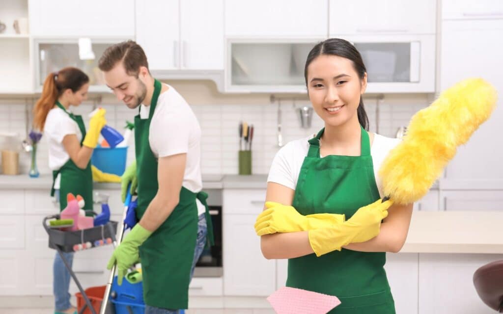 3 maids for deep cleaning vs standard cleaning